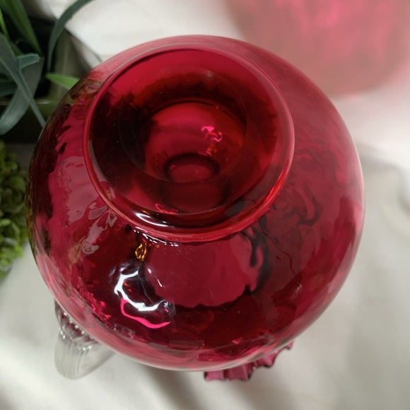 Large Fenton cranberry swirl ruffled optic glass pitcher - Picture 9 of 11